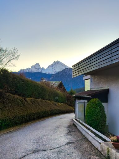 Blick zum Watzmann vom Hauseingang
